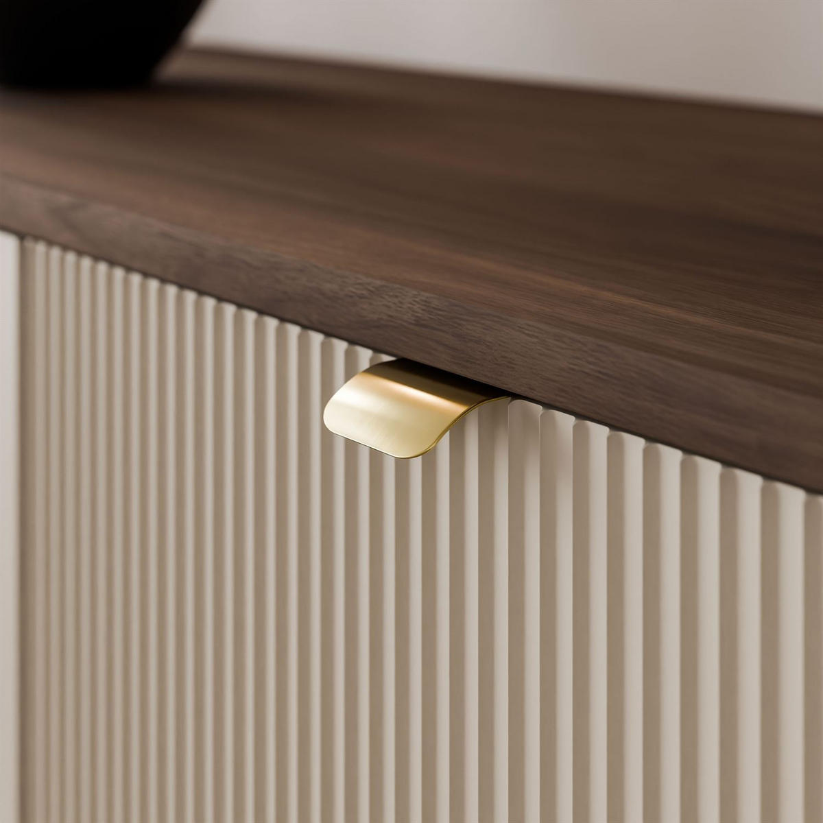 KOMMODE für das Schlafzimmer AUTUMN 3D mit geriffelter Front, Kaschmir / Nussbaum - Beige/Braun, Holzwerkstoff (160/82/40cm) - Lookway