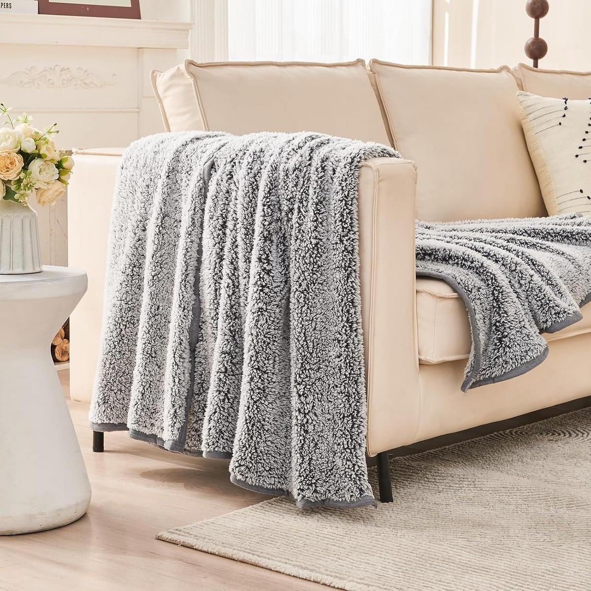 KUSCHELDECKE Sherpa 230 x 270 cm Grau - Grau, Textil (230/270cm)