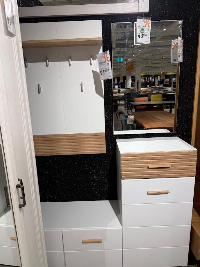 ELŐSZOBAFAL SEIN-BUDAÖRS OUTLET - Xora