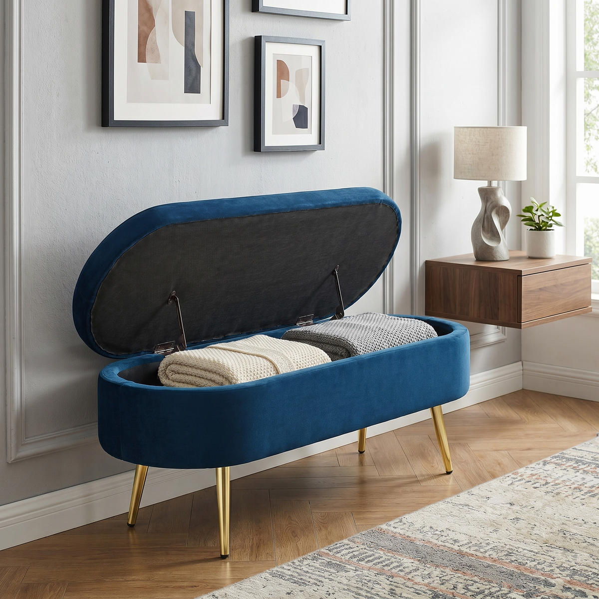 AUFBEWAHRUNGSTRUHE velvet & gold 110 cm - Dunkelblau, Textil (110/42/40cm) - Urban Meuble