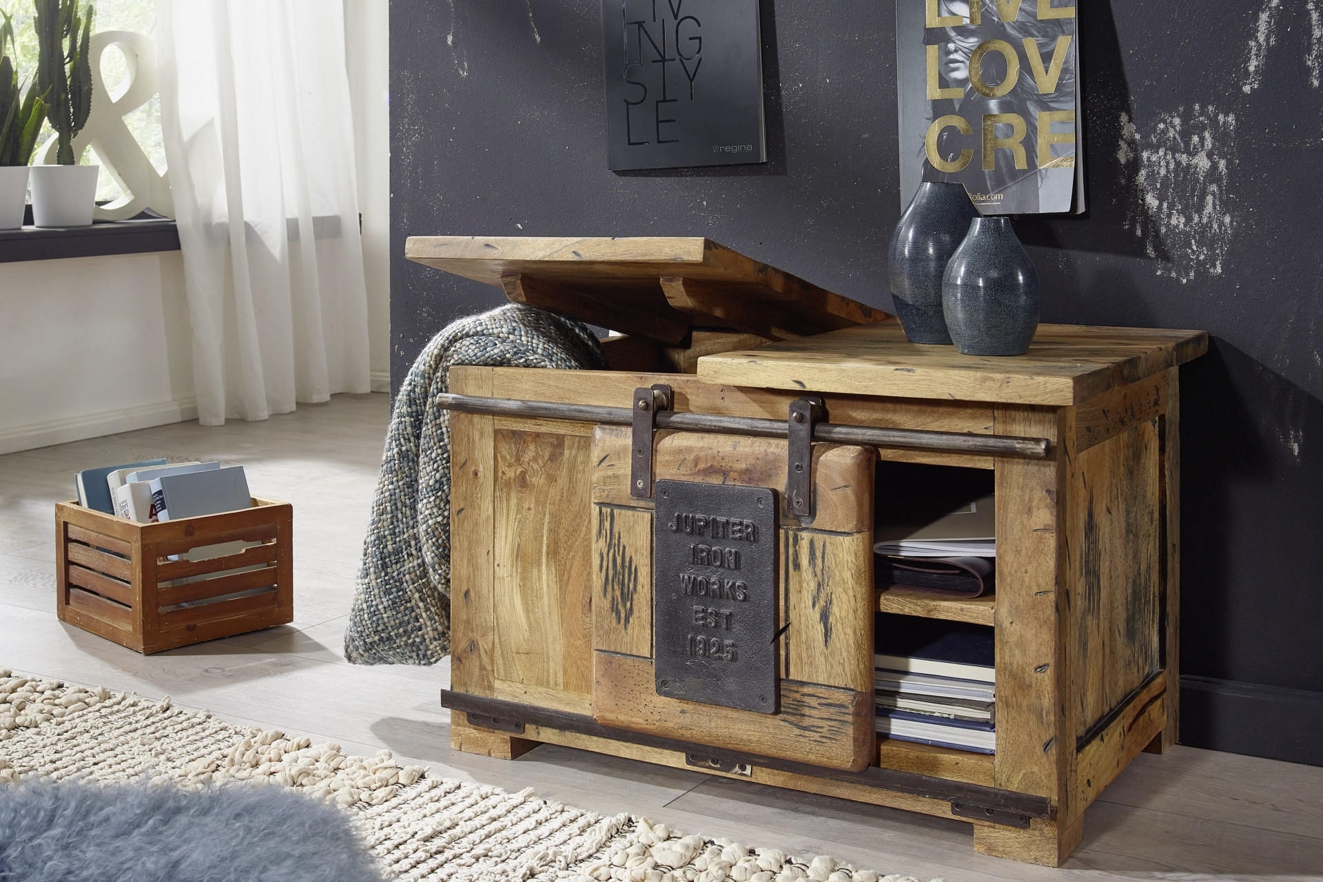 drvena škrinja za odlaganje