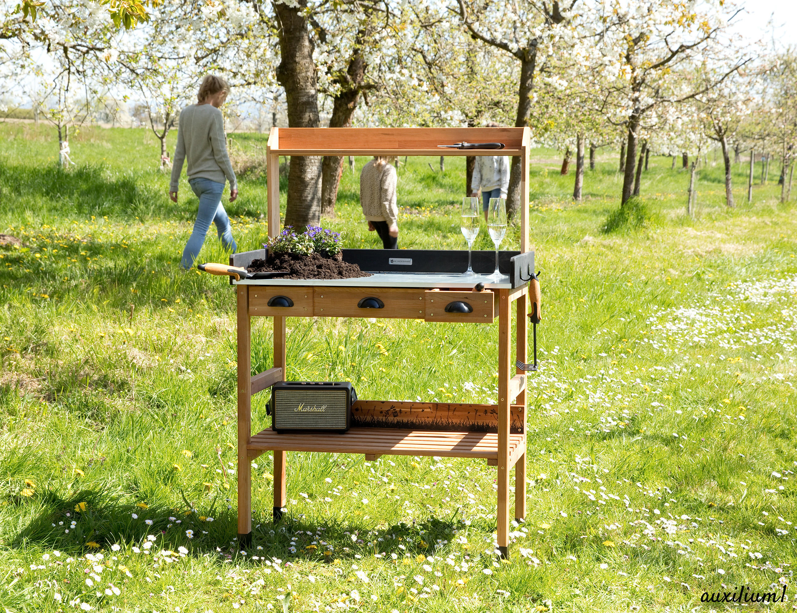 PFLANZTISCH aus Kirschbaum-Holz wetterfest , mit Schubladen, für Garten und Balkon - Braun, Holz (45/85/130cm) - WONDERMAKE