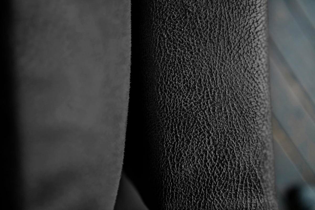 ECKSOFA VILNIUS Schwarz Lederfaserstoff - Schwarz, Leder/Metall (290/217cm) - KAWOLA