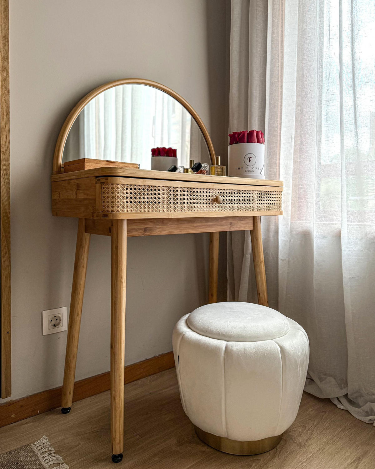 POUF alb Irving - alb/auriu, material textil (43/37/43cm) - Beliani