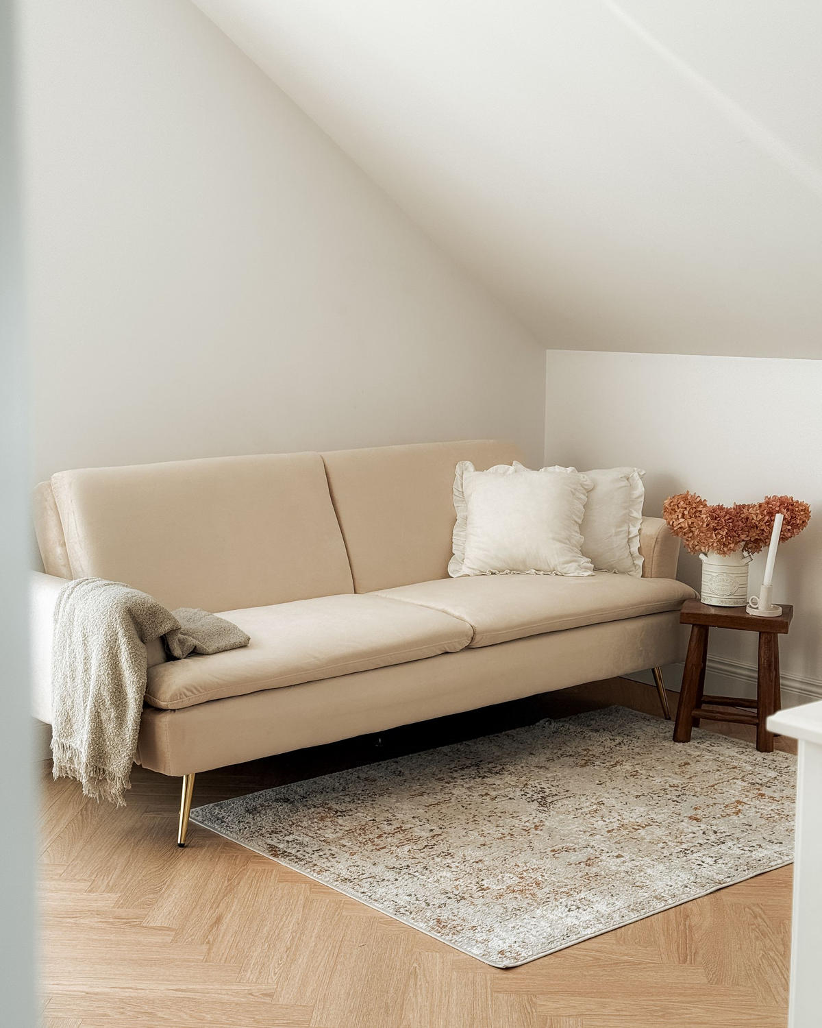 3-SITZER-SCHLAFSOFA Samtstoff Beige Vettre - Beige/Goldfarben, Textil (210/88/84cm) - Beliani