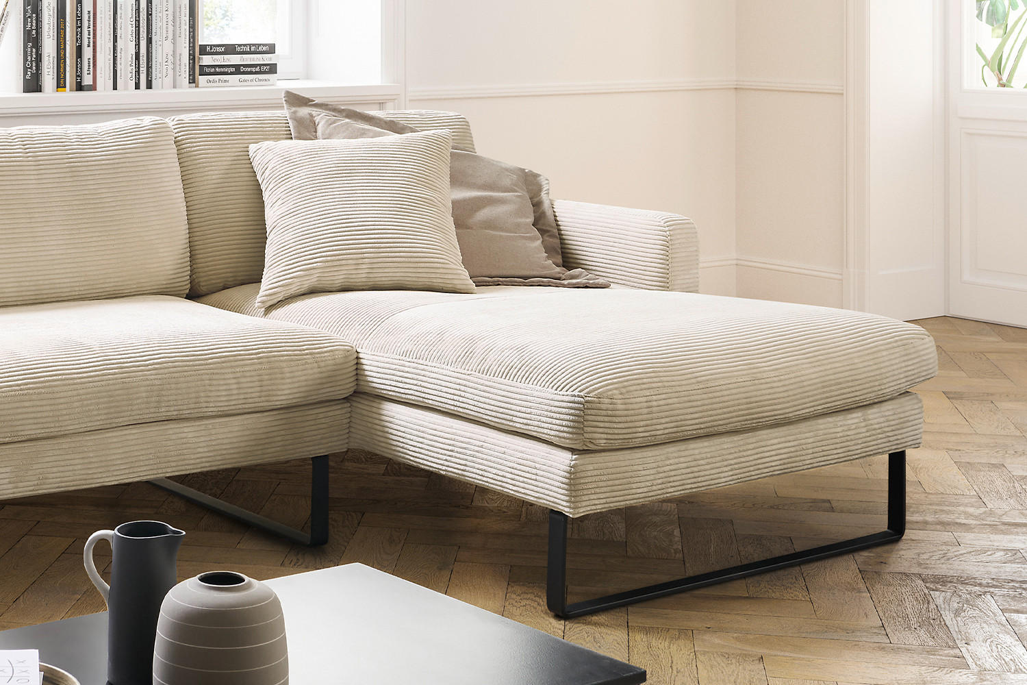 ECKSOFA RICARDA Cremeweiß Cord - Creme/Schwarz, Textil/Metall (298/154cm) - KAWOLA
