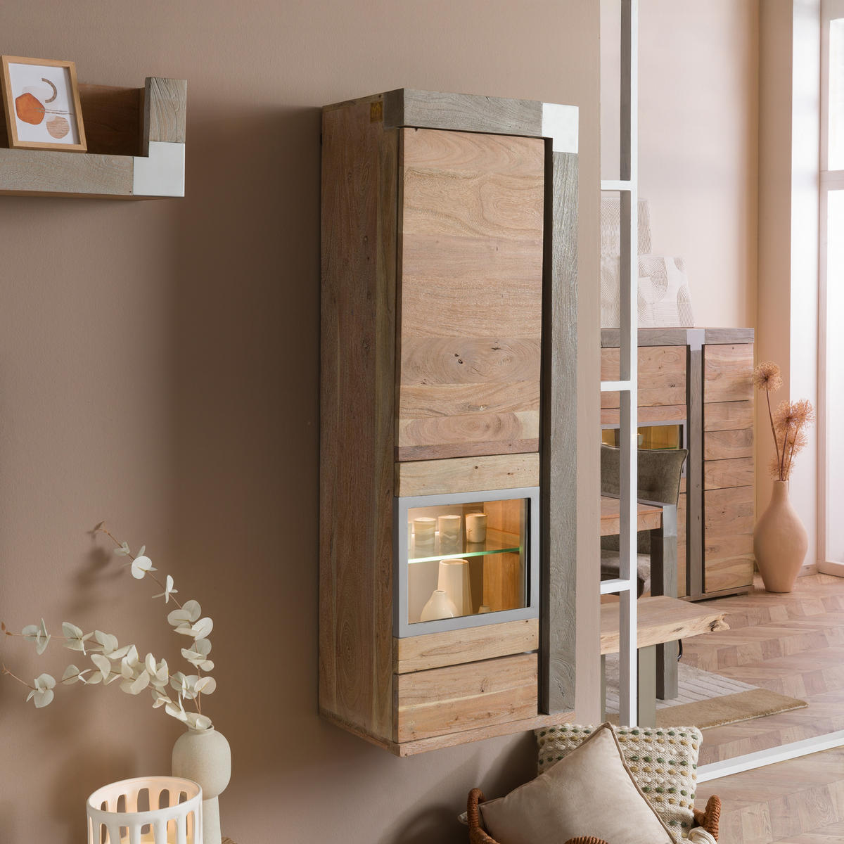 HÄNGEVITRINE Akazie 48x35x142 beige lackiert Amsterdam #112 - Beige, Holz (48/142/35cm) - Massivmoebel24