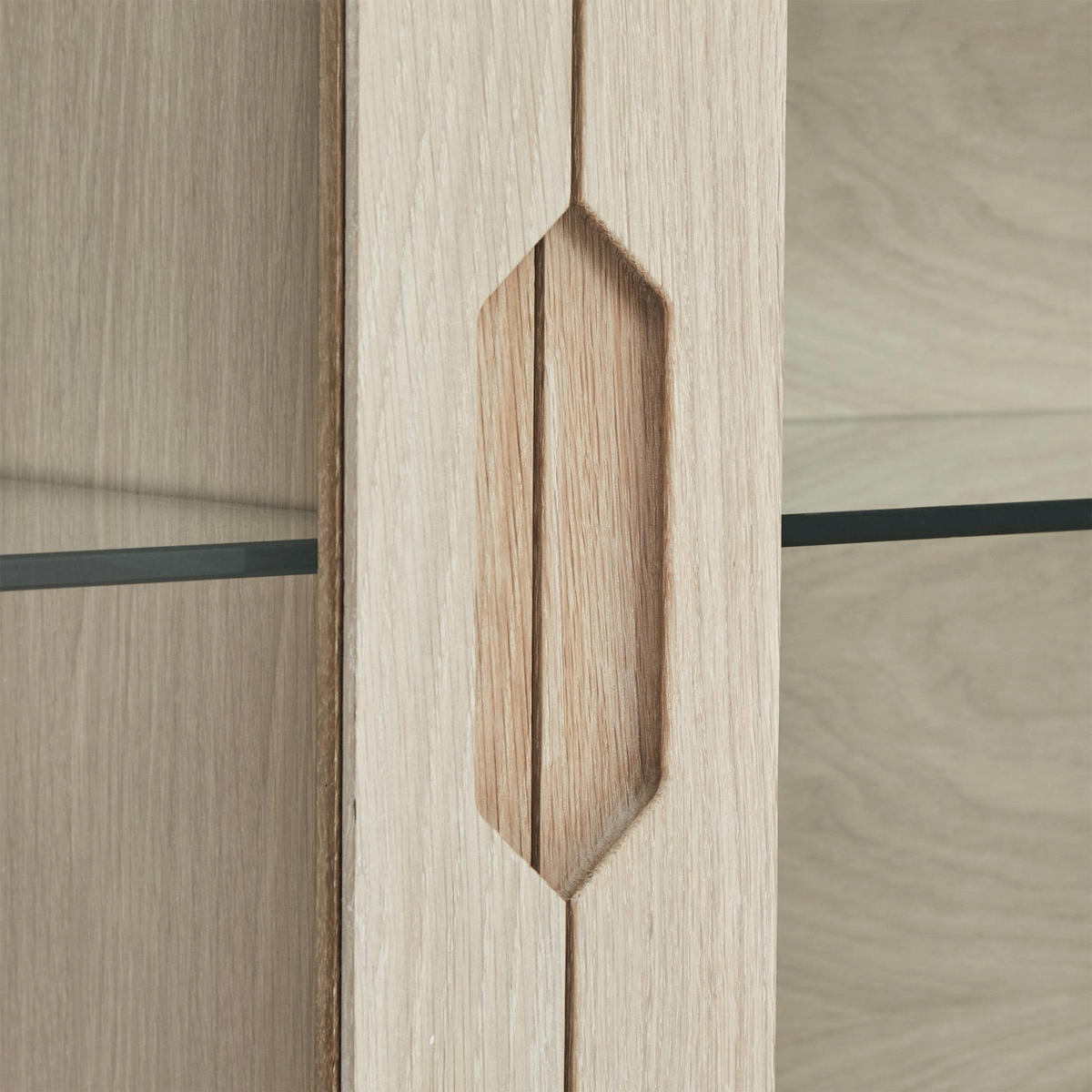 VITRINE Eiche massiv - Eichefarben, Holz (180/60/34cm) - Furnhouse