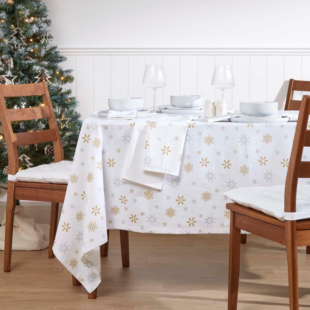 STOFFSERVIETTEN Weihnachten 45/45 cm, 4er-Set weiß mit Schneeflocken - Weiß, Textil (45/45cm) - Homescapes