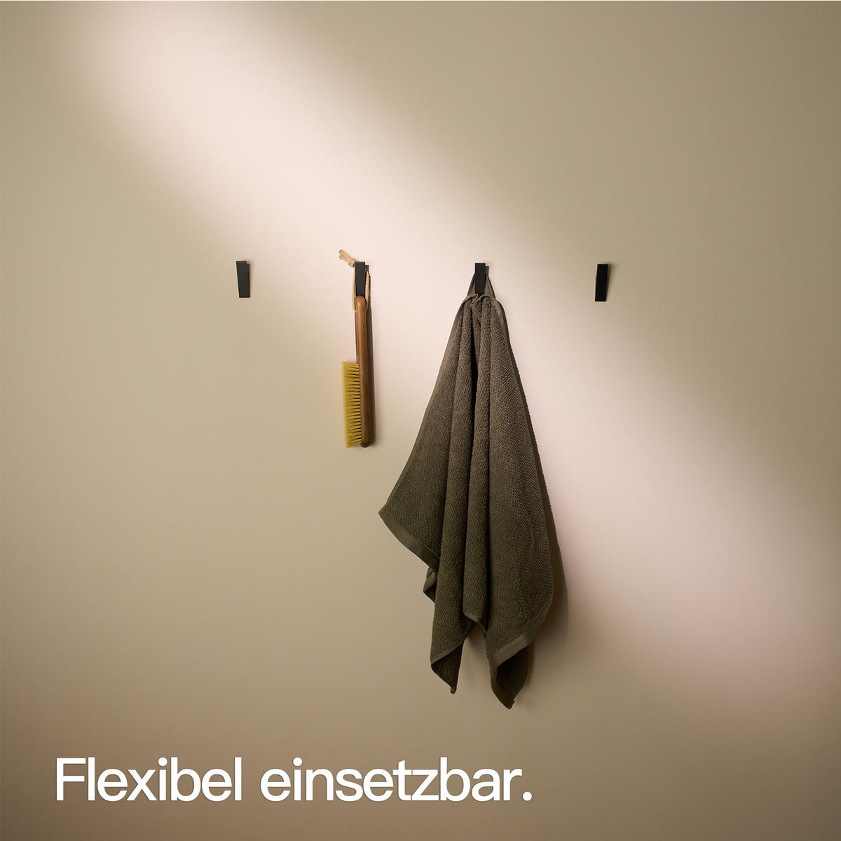 WANDHAKEN OHNE BOHREN Matt Schwarz - Schwarz, Metall (1.7/6.2/1.8cm) - Designfabrik Hamburg