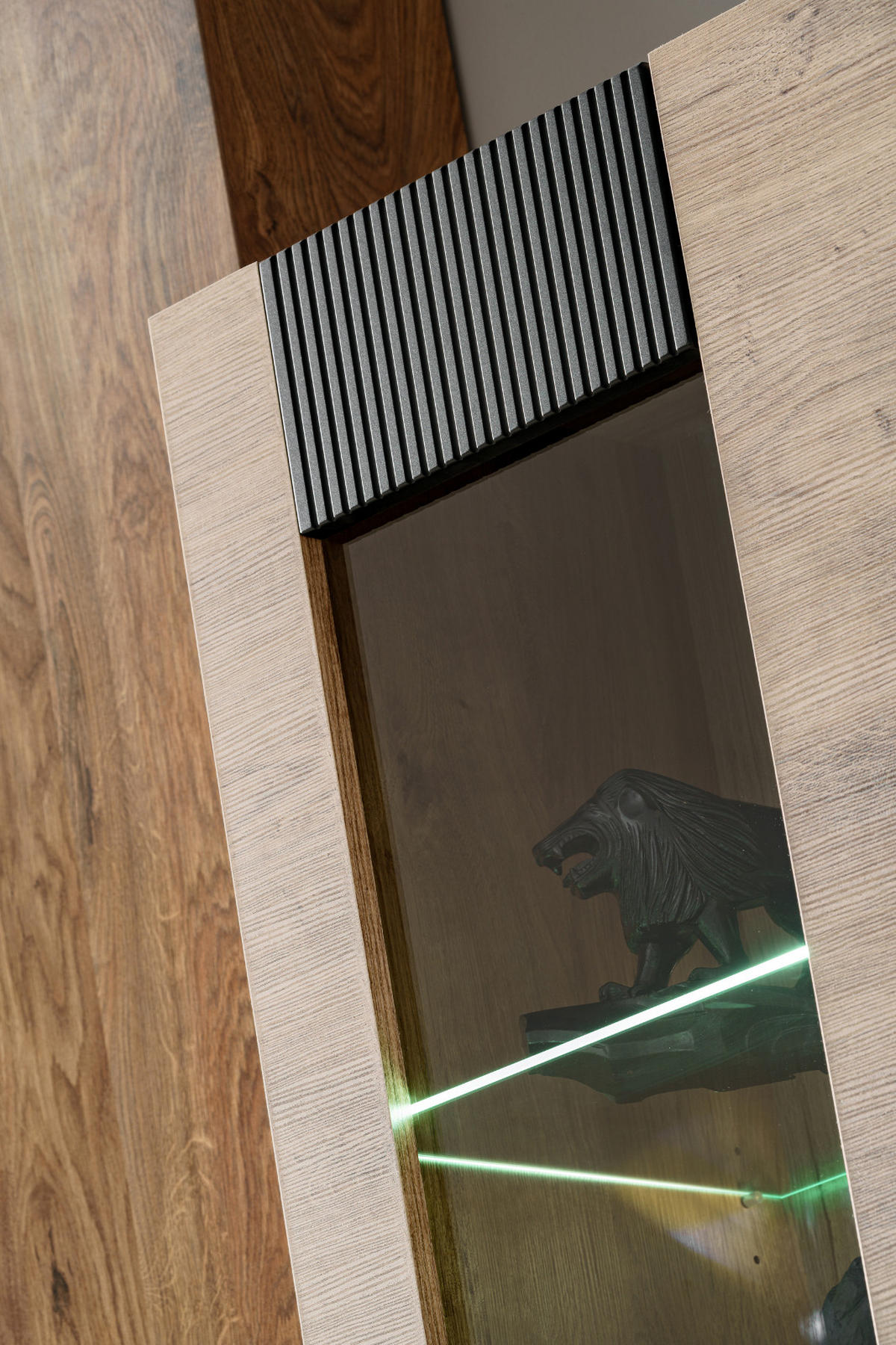 VITRINE Eiche, schwarz 90 x 120 cm, Highboard inklusive LED-Beleuchtung - Eichefarben/Schwarz, Glas/Holzwerkstoff (90/40/120cm) - Inn.Furn