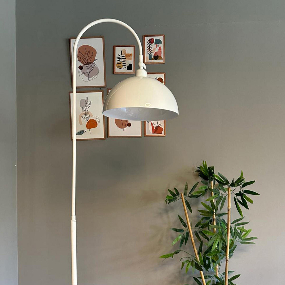 STEHLAMPE Gorkiede E27, verstellbarer Lampenschirm aus Metall - Weiß, Metall (37/37/170cm) - Bamyum