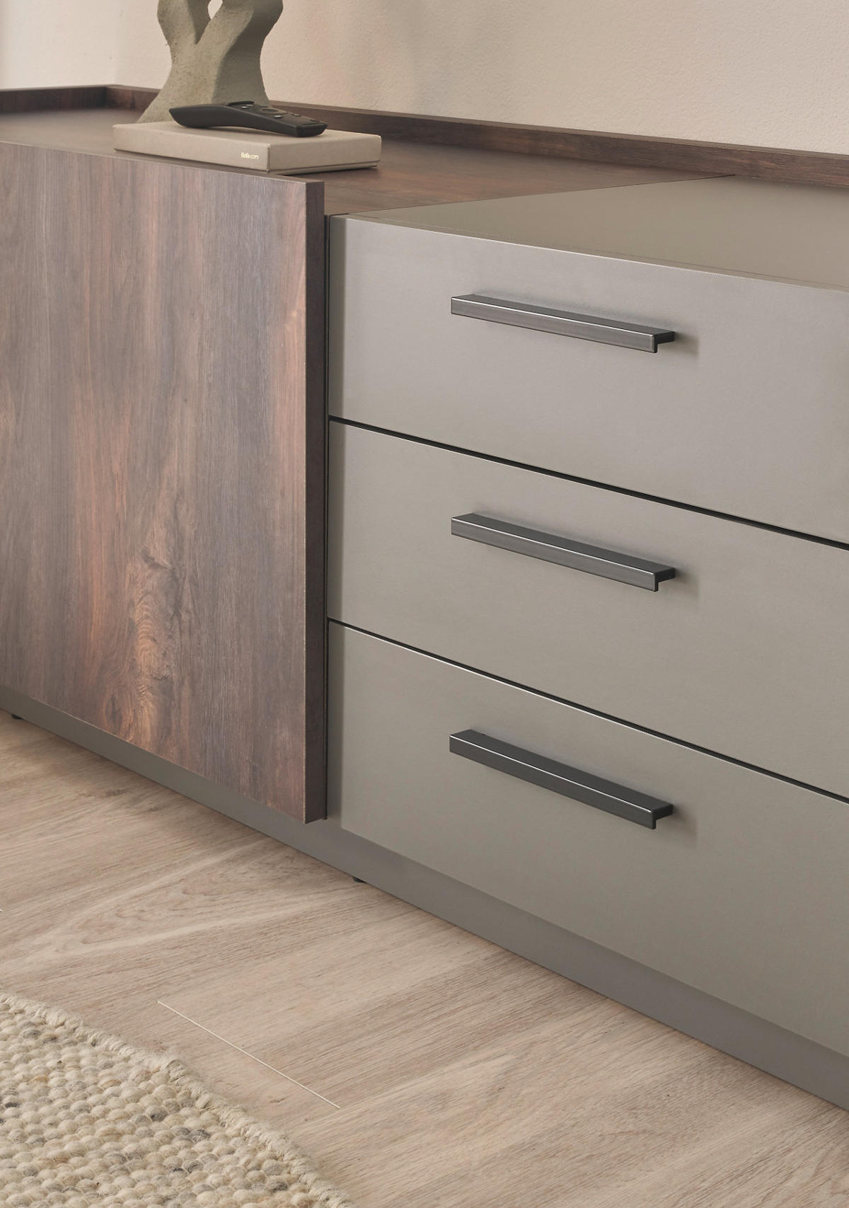 WOHNWAND Thermo Eiche, grau, Wohnkombination 3-teilig 327 cm mit Soft-Close - Eichefarben/Grau, Holzwerkstoff/Metall (327/130/45cm) - Furn.Design