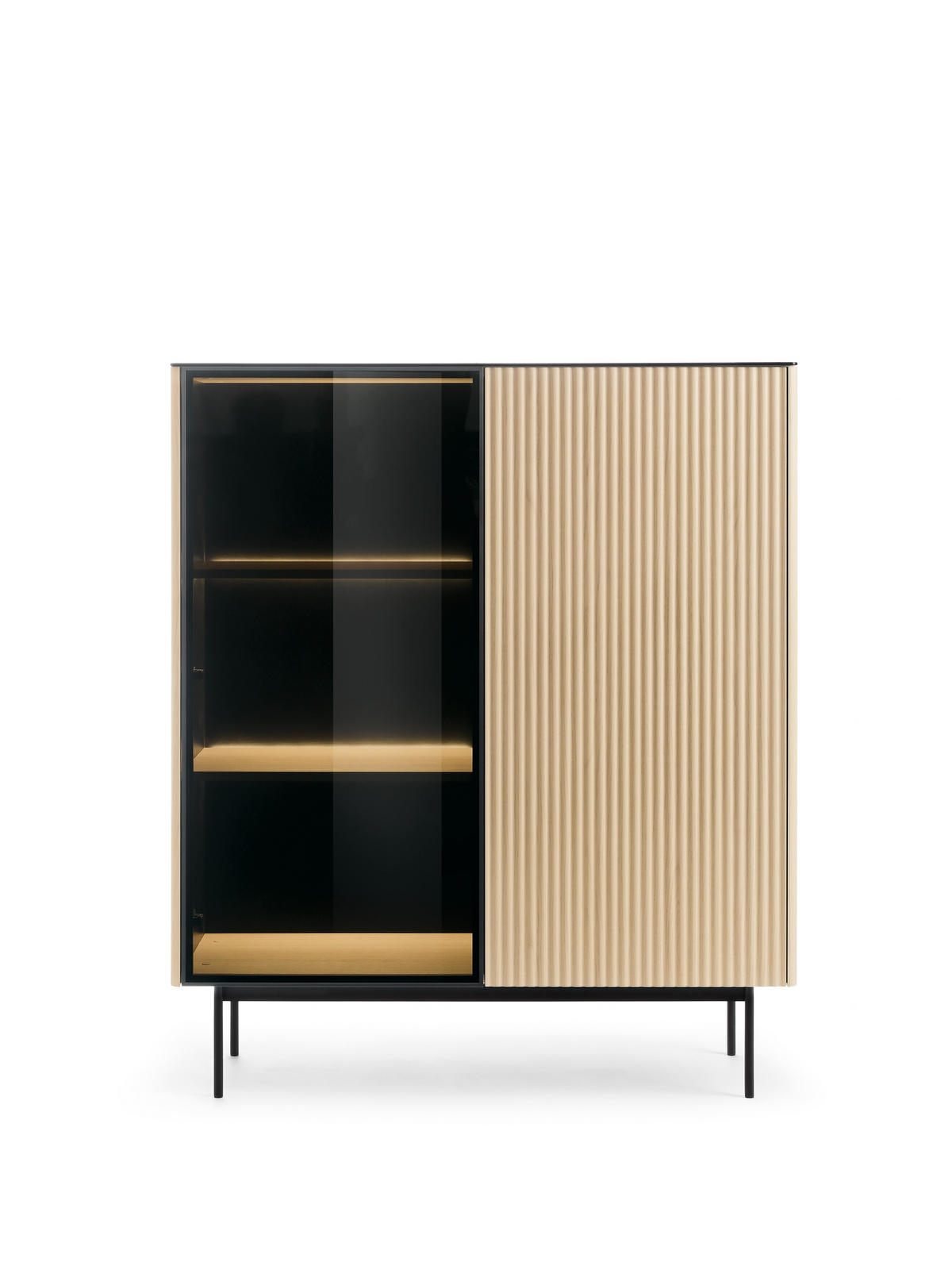 VITRINE Rita Vincenza Eiche, mit LED Beleuchtung und Glasfront - Eichefarben/Schwarz, Holzwerkstoff (107/126/39cm) - Bettso