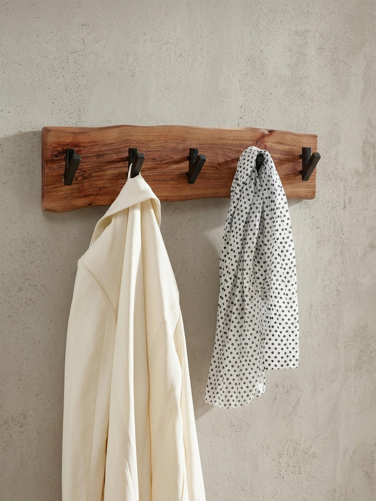 WANDGARDEROBE Akazie Massivholz Metall Modern 60x17x9 cm mit Naturkante - Beige, Holz (60/17/9cm) - KADIMA DESIGN