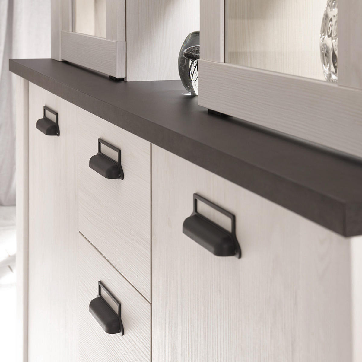 BUFFET Shelton-61 - Weiß, Holzwerkstoff (133/201/38cm) - Lomado