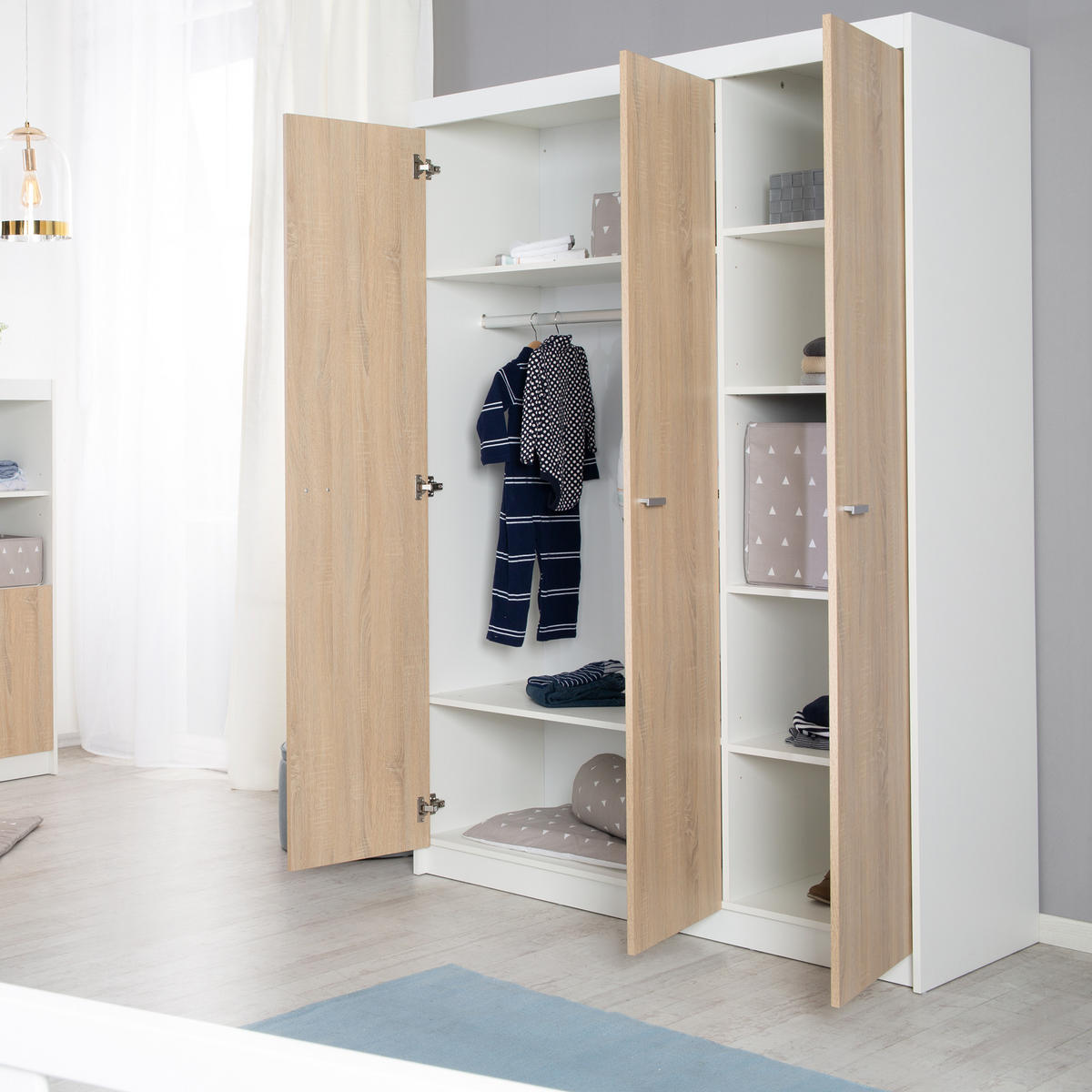 KLEIDERSCHRANK Gabriella - Weiß, Holzwerkstoff/Kunststoff (131/190/52cm) - Roba