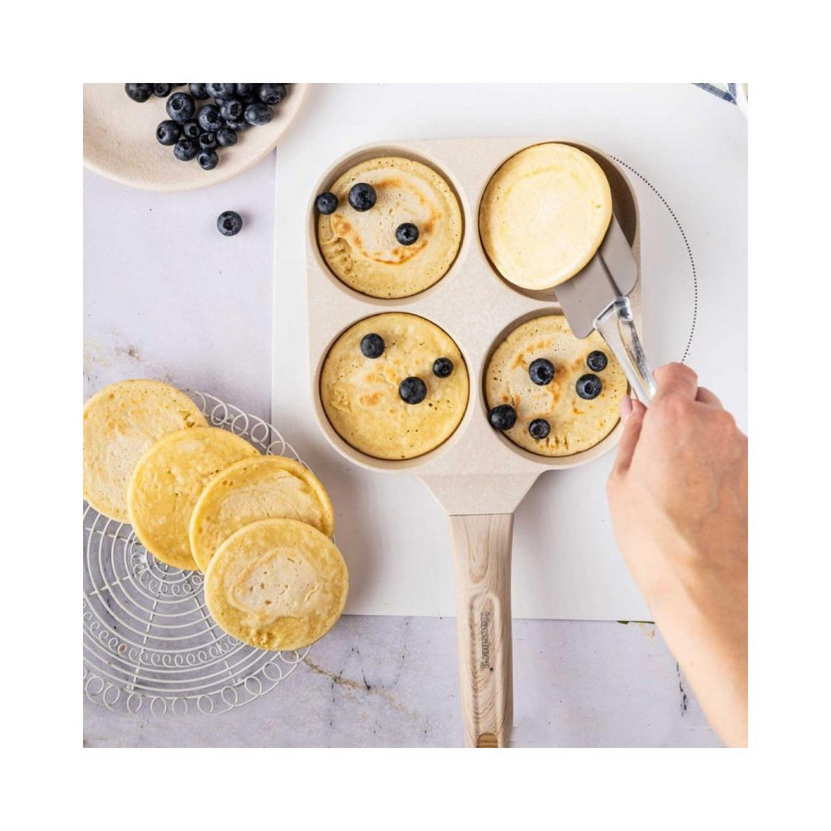 EIERPFANNE Creme 36/18.5/2.5 cm KB7823 - Creme, Metall (9cm) - Klausberg 