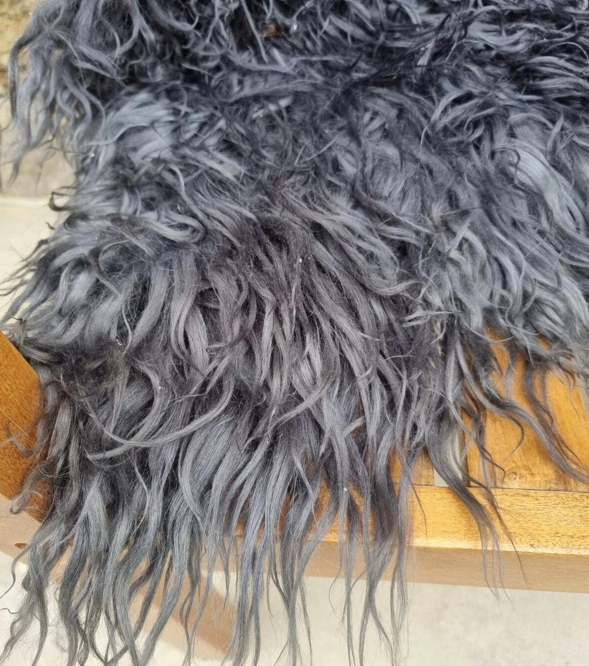 LAMMFELL Island Langhaar natur lockig weich Premium Silber Grau ca. 115 cm - Grau, Fell (65/115cm) - Provellus