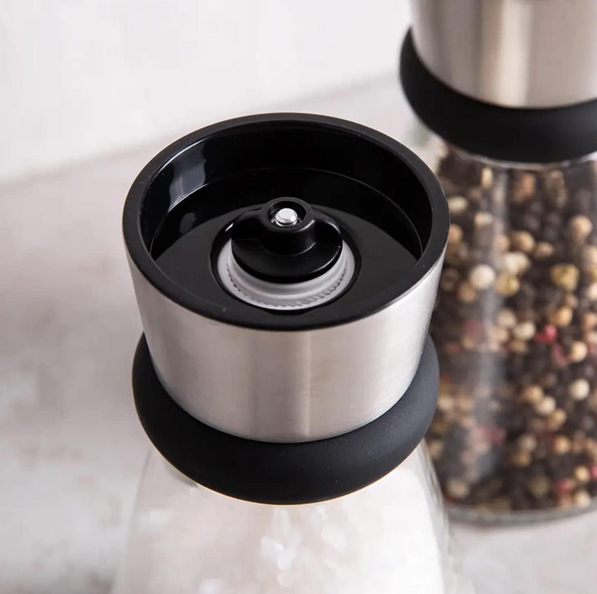 SALZ & PFEFFERMÜHLEN-SET – 2er Set, Manuell, Edelstahl Gebürstet, Keramikmahlwerk, Fein- & Grobmahlung, Hochwertige Gewürzmühlen - Transparent, Glas/Kunststoff (15/10/15cm) - Henckels by ZWILLING