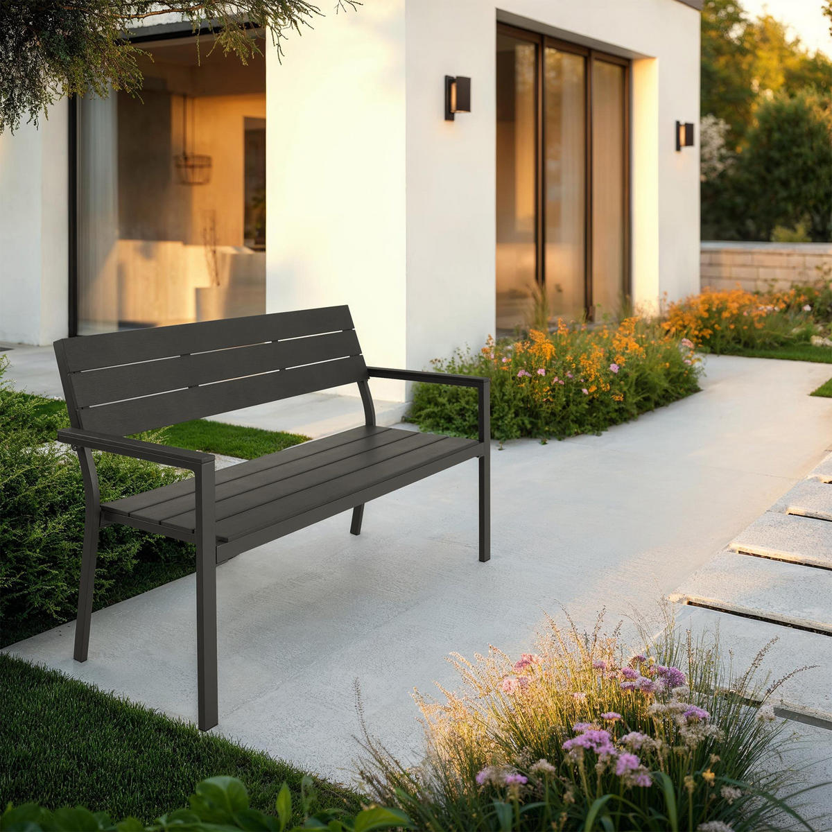 GARTENBANK LINE,128 x 59 x 88 cm,dunkelgrau - Einrichtungsbeispiel
