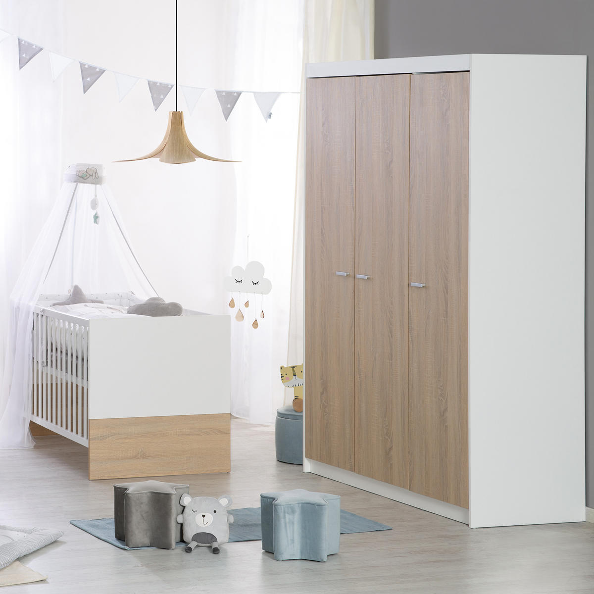 KLEIDERSCHRANK Gabriella - Weiß, Holzwerkstoff/Kunststoff (131/190/52cm) - Roba