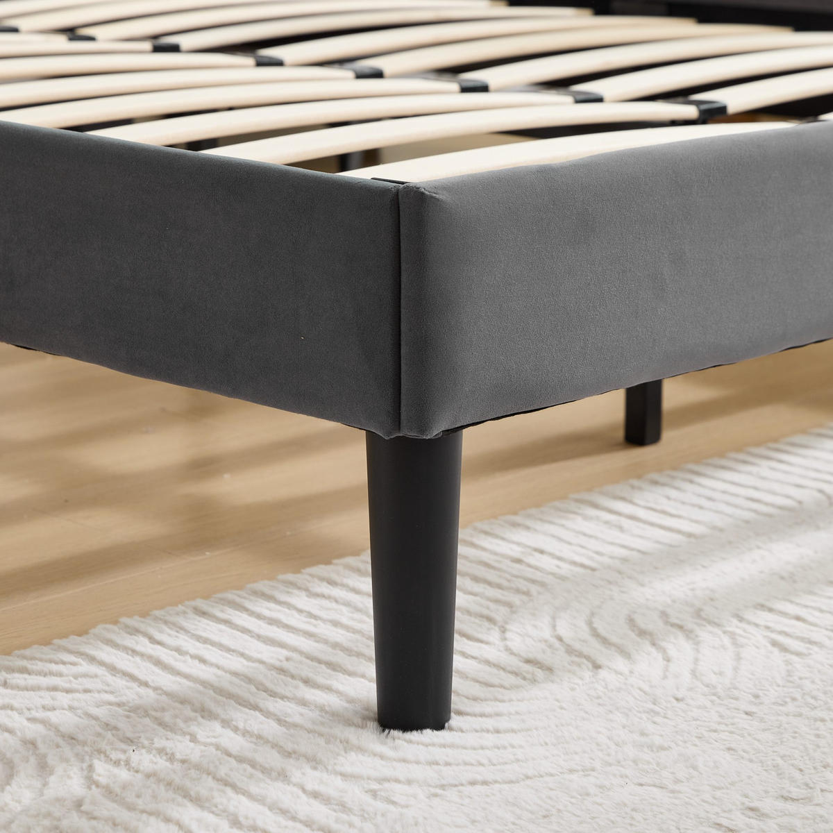 BETT mit verstellbarem Kopfteil 140x200 cm Samt Grau - Grau, Holz (140/200cm) - Meubliv