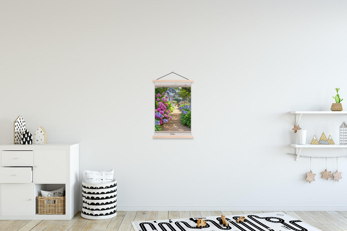 POSTER Hortensie - Ansicht - Blumen - Sommer - Lila - Weg 40x60 cm - Lila, Textil (40/60/0.15cm) - MuchoWow