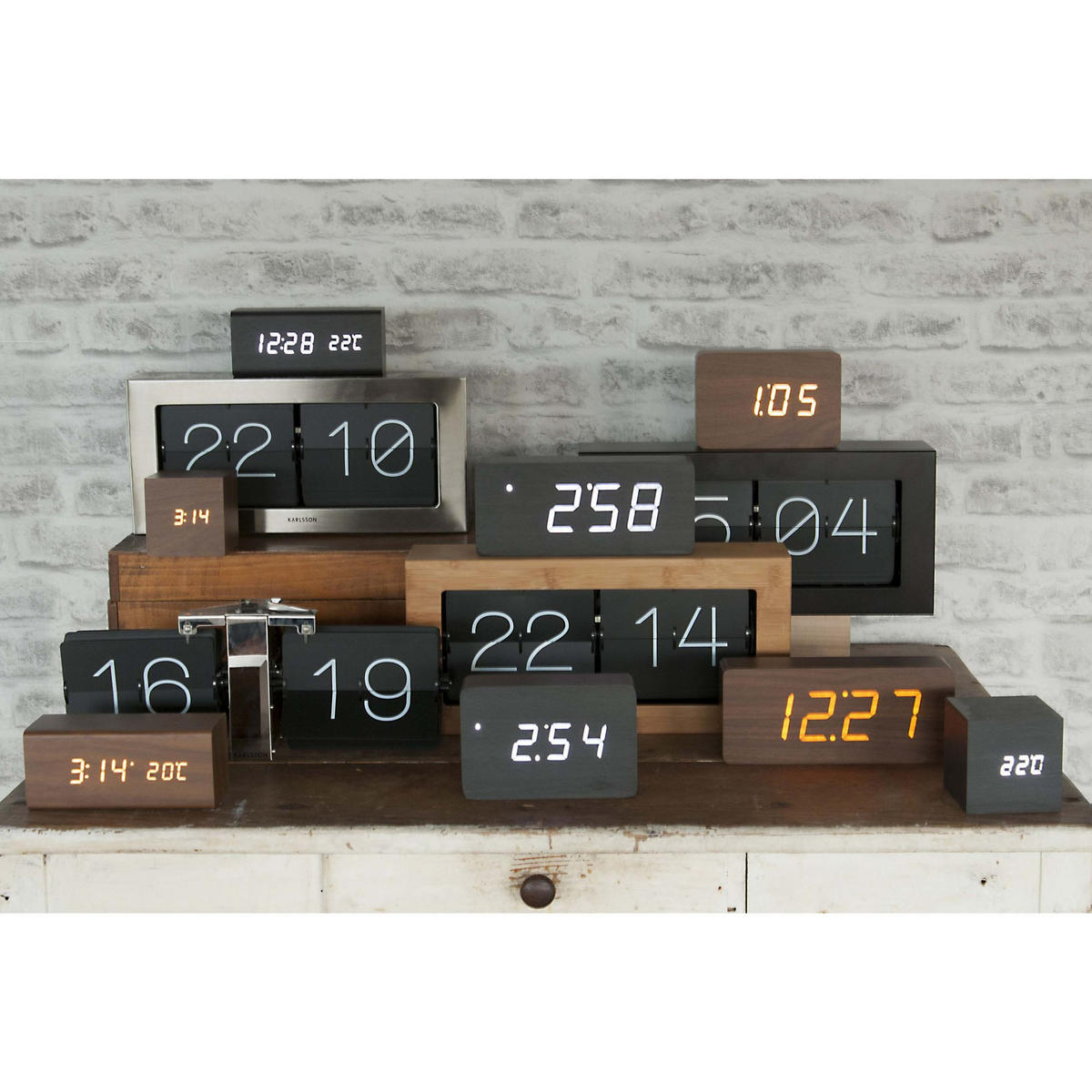 WECKER Schwarz 7.1/16/7 cm - Schwarz, Holz (16/7/7.1cm) - Karlsson