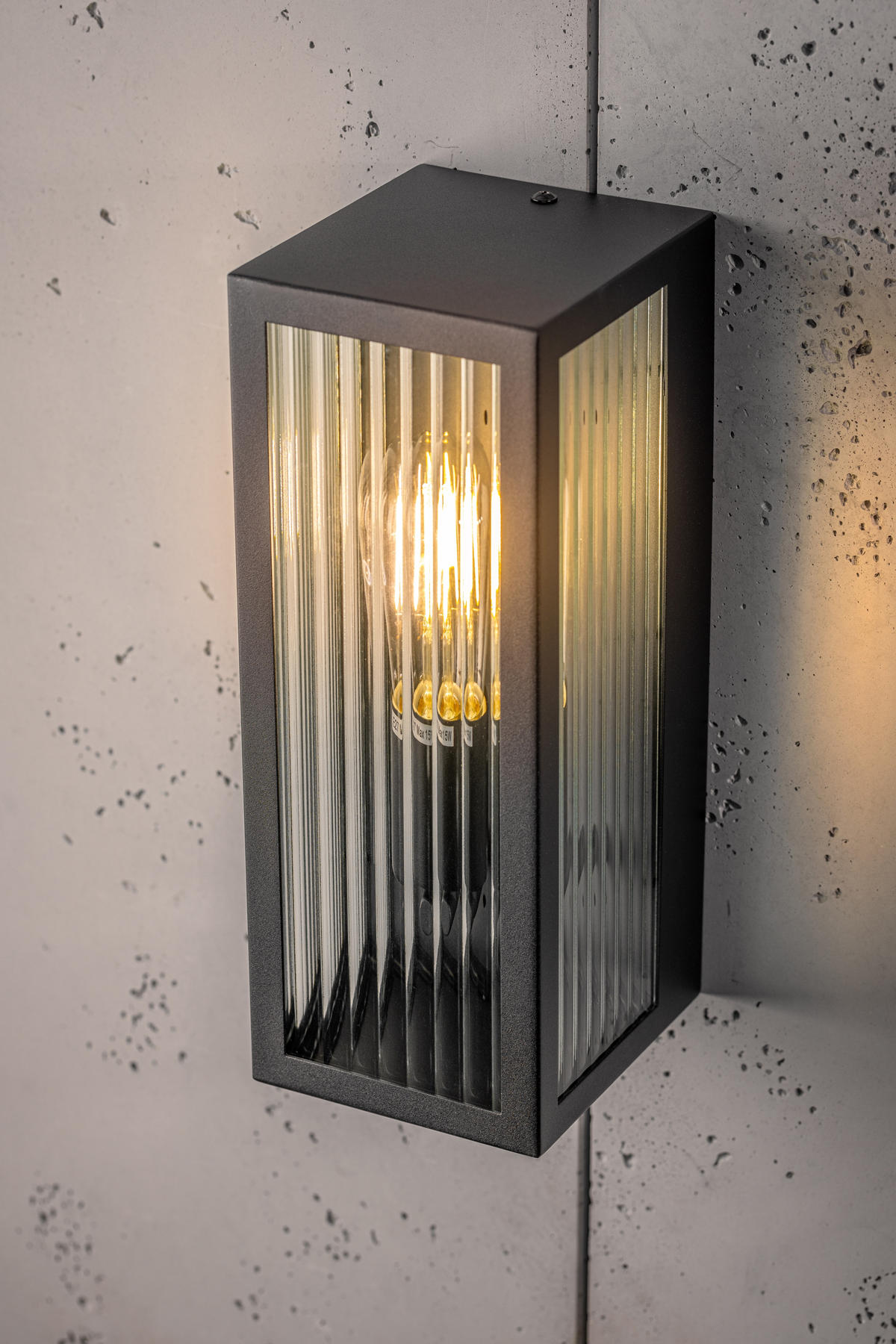 AUSSENWANDLEUCHTE Schräges Glas Schwarz E27 - Schwarz, Metall (14/31/12cm) - CGC Europe