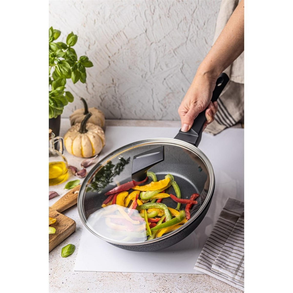 PFANNE Schwarz 24/24/6.5 cm KB7691 - Schwarz, Metall (24cm) - Klausberg 