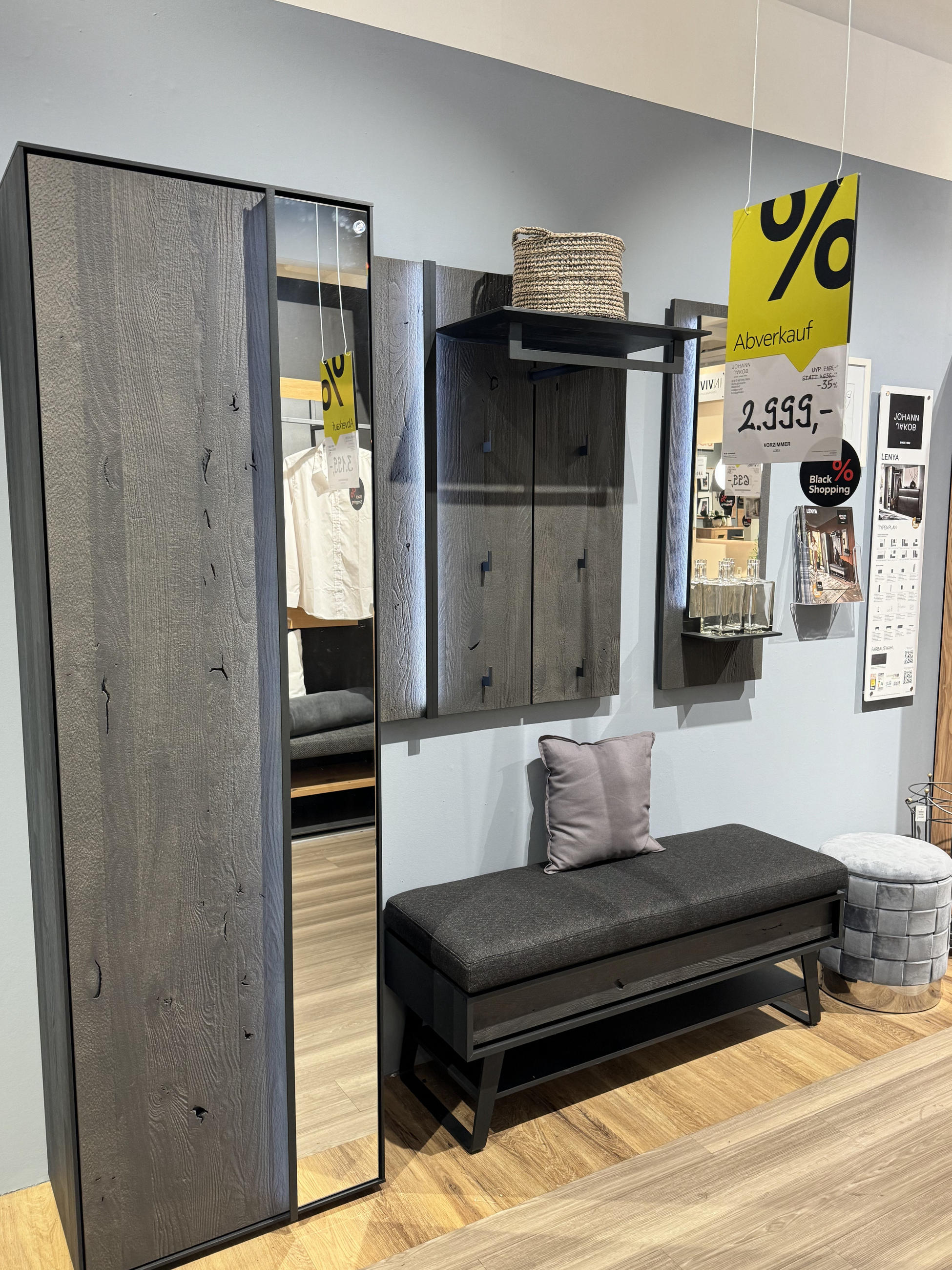 Vorzimmer "Lenya" - Johann Jakob