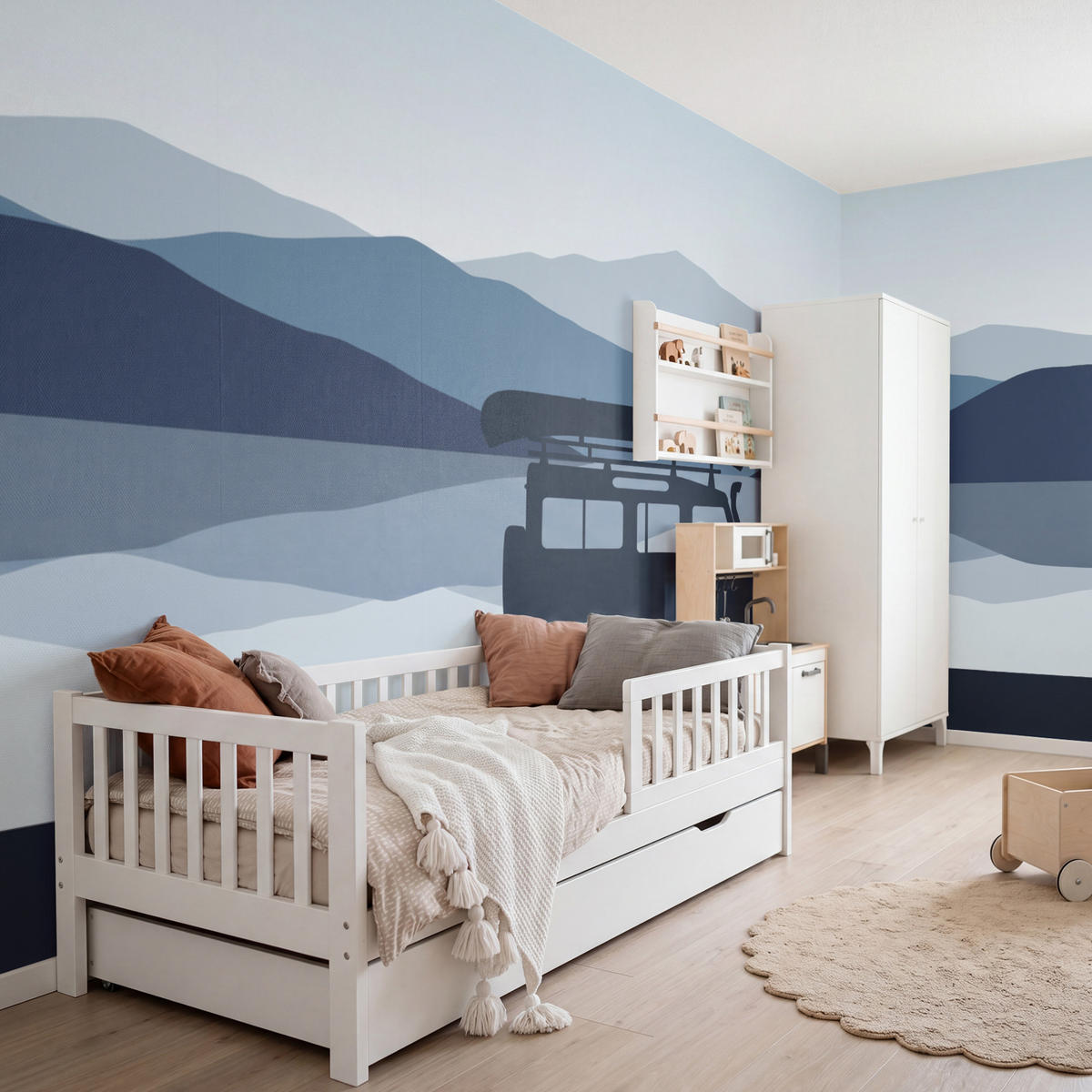 KINDERTAPETE - Auto - See - Berge - Blau - 450x240 cm - Blaugrau, Papier (450/240cm) - OnlyWow