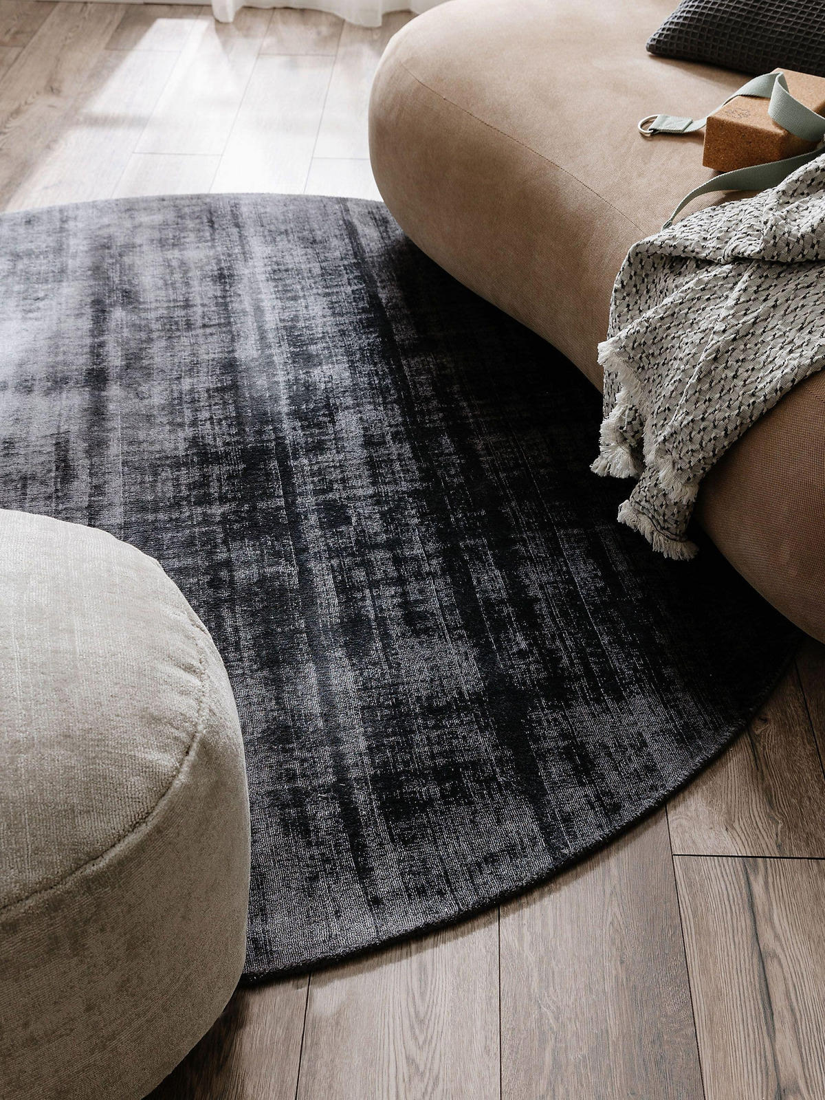 VISKOSETEPPICH Nova Dunkelgrau ø 160 cm rund - Dunkelgrau, Textil (160/160cm) - benuta Pure