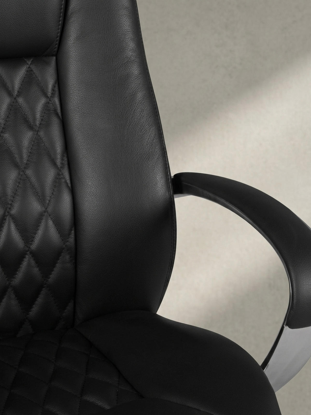 CHEFSESSEL Echtleder mit Aluminiumfußkreuz und ergonomischer Sitzform MADRID, Schwarz 70x68x130 cm - Silberfarben/Schwarz, Leder/Metall (70/130/68cm) - KADIMA DESIGN