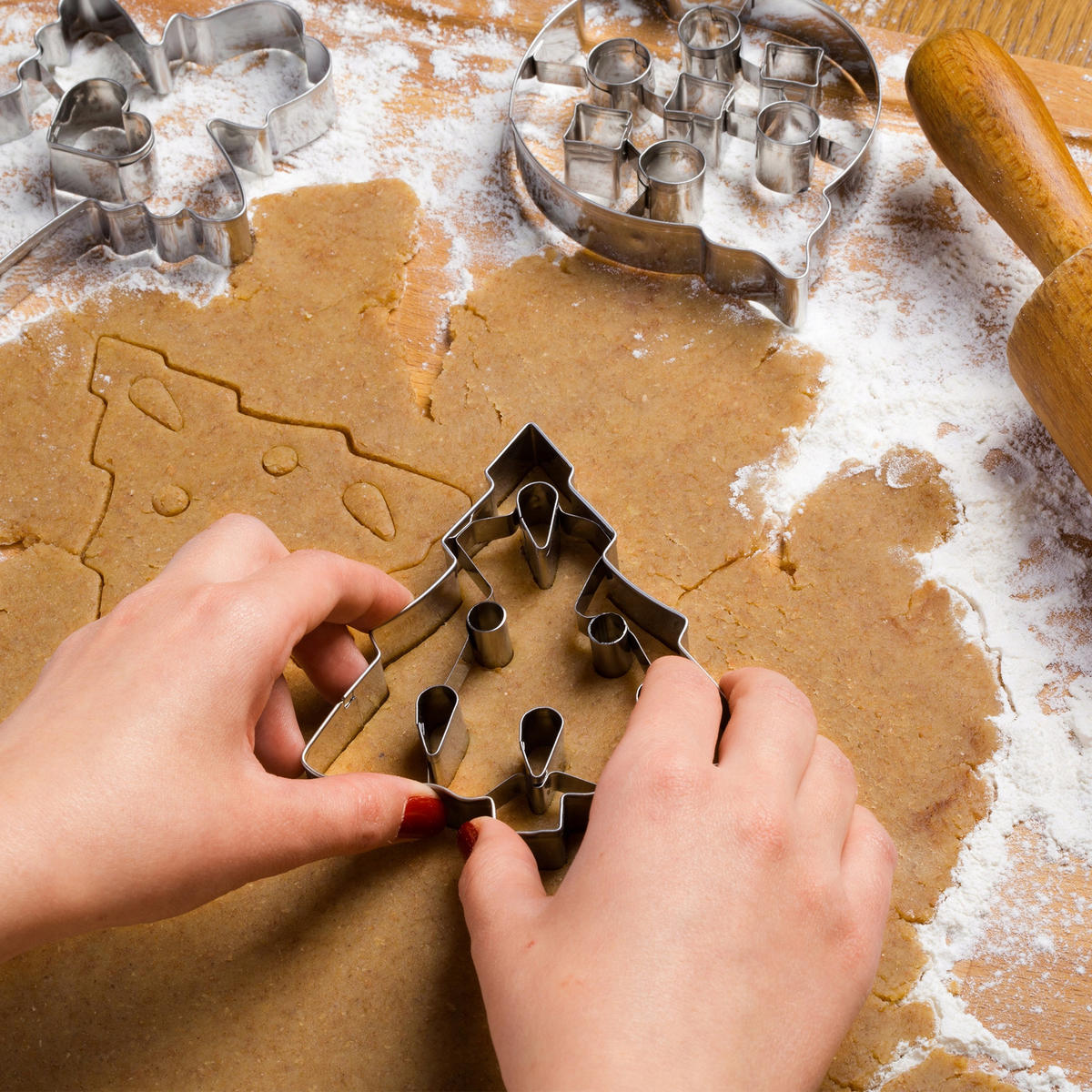 KUCHENAUSSTECHER, 10 x 11 cm, Weihnachtsbaum - Silberfarben, Metall (10/1.7/12cm) - KADAX