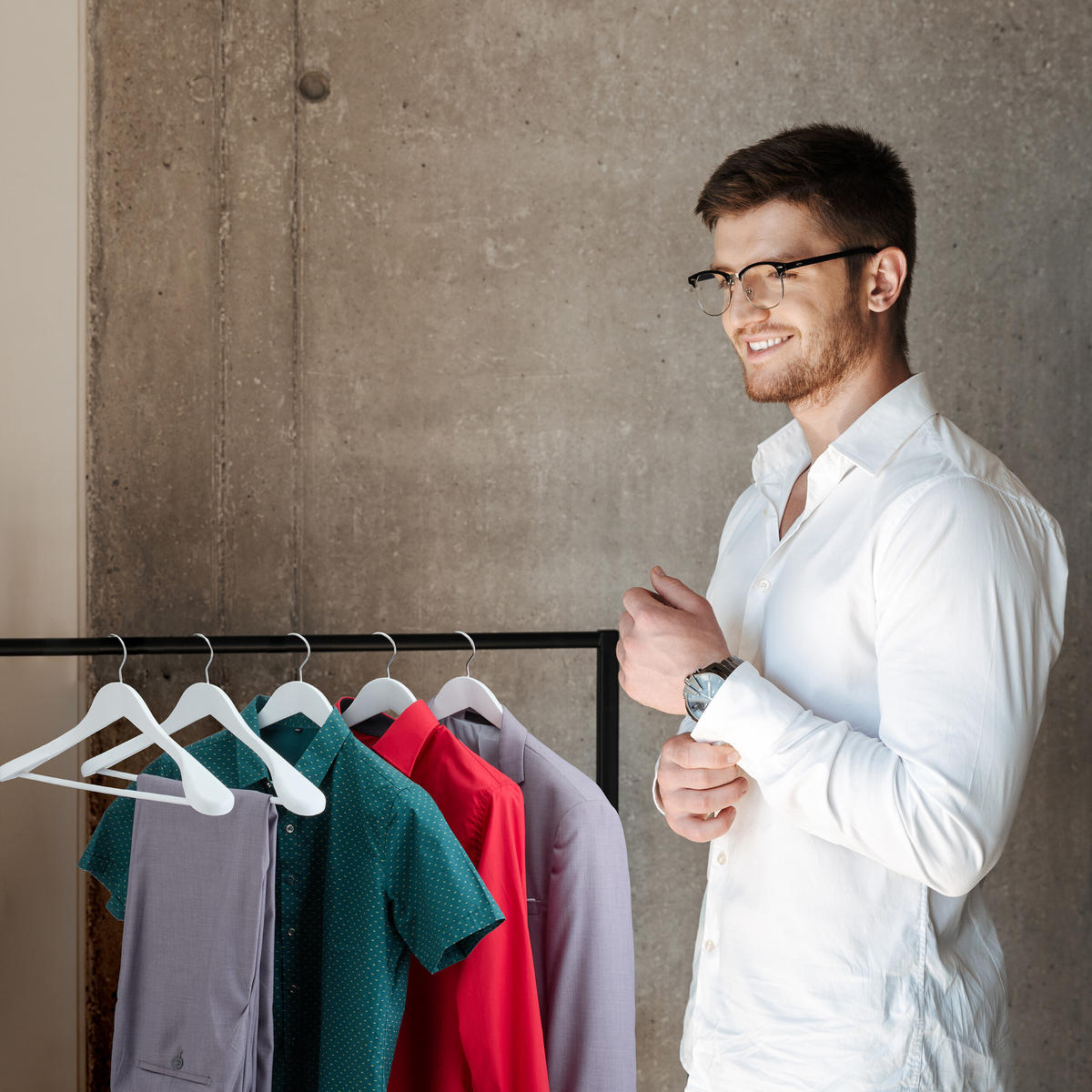 5XVEŠIAKY na oblek - biela, kov/drevo (44.5/24/5.5cm) - Relaxdays