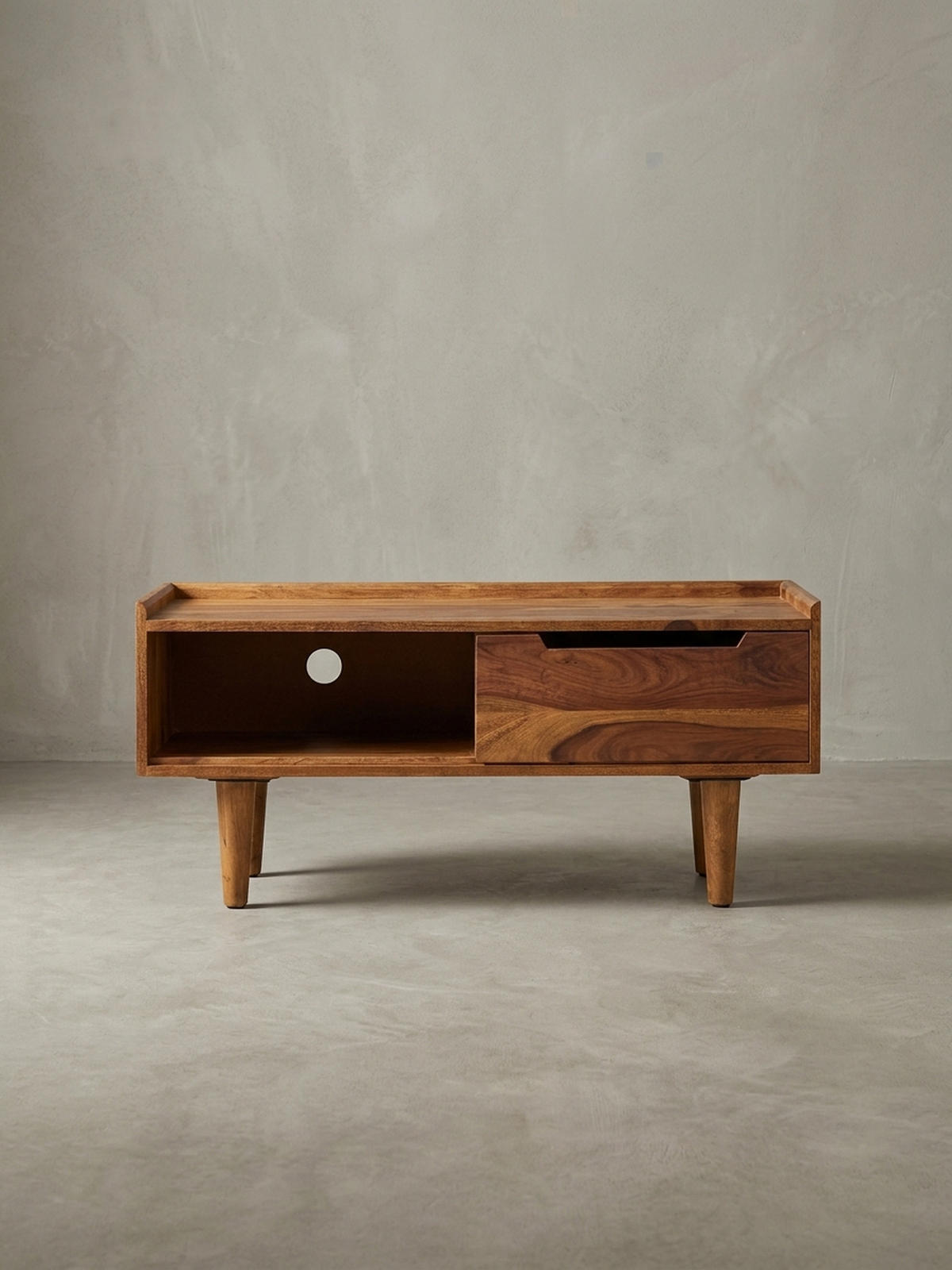 LOWBOARD Massivholz Modern Stil für Fernseher bis 50 Zoll mit Schiebetür und 2 Fächern - Braun, Holz (95/44/34cm) - KADIMA DESIGN