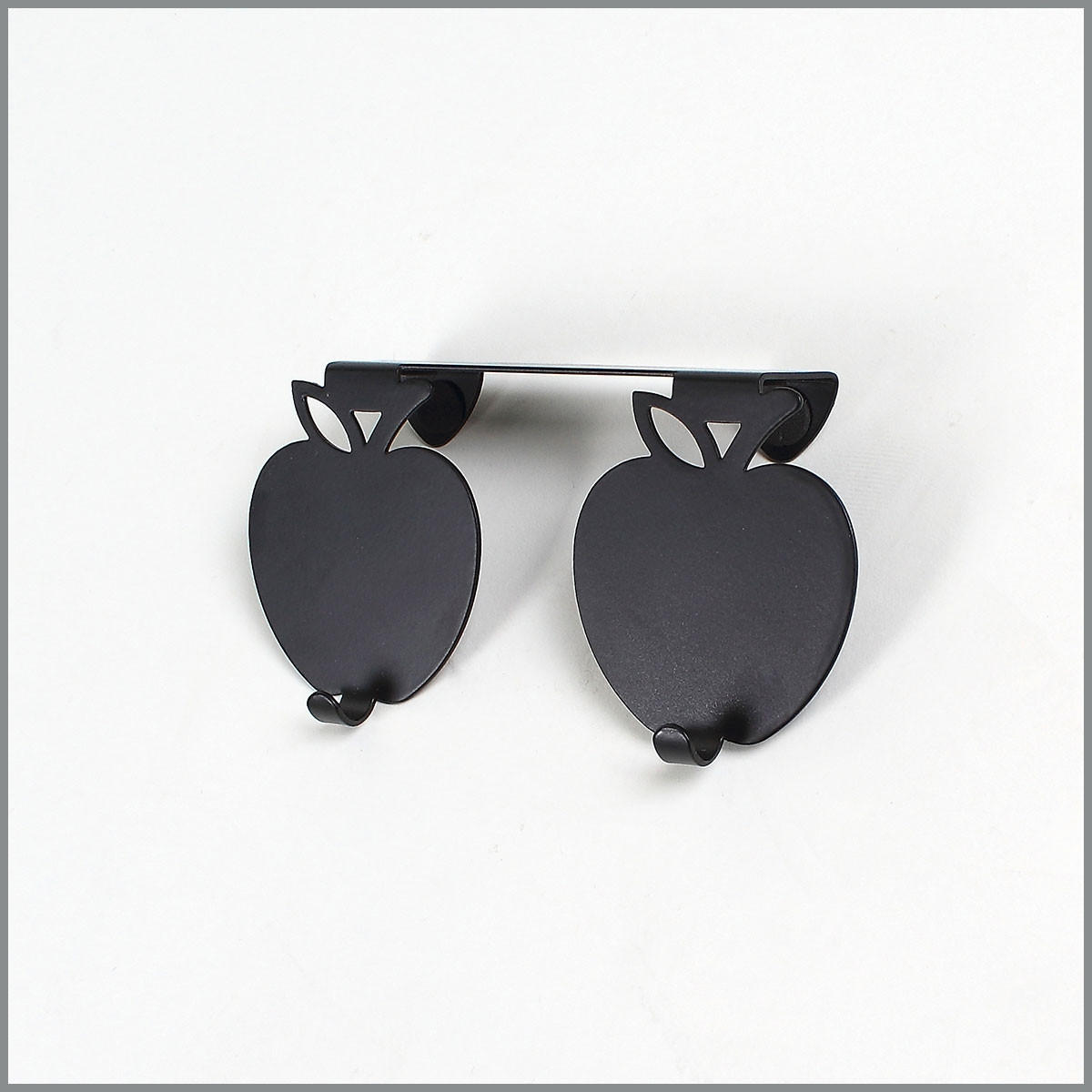 DUBBLA handdukskrokar med äppledesign - Svart, Metall (7.5/3/14.5cm) - Calicosy