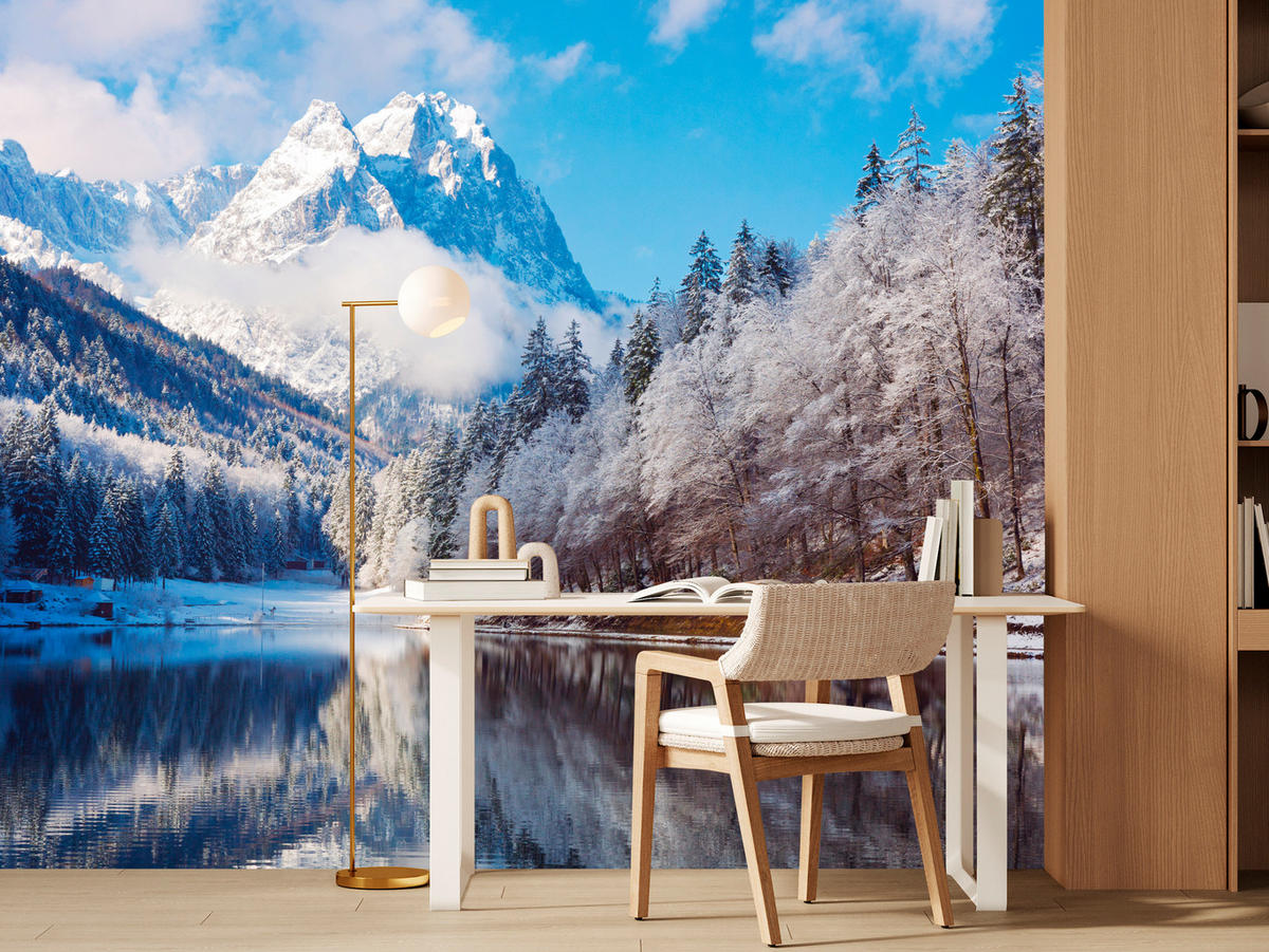 FOTOTAPETE für Wohnzimmer Winterberglandschaft See Nadelwald Schnee 300x210 - Blau/Braun, Papier (300/210cm) - Muralo