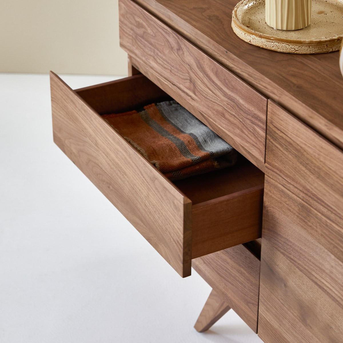 SIDEBOARD Esmée Braun aus Walnuss - Braun, Holz (177/76/45cm) - Tikamoon