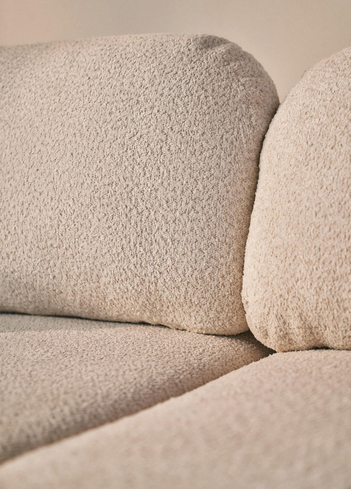 ROHOVÁ pohovka Tvoya, světle béžové bouclé - černá/ecru, textil/plast (175/267cm) - Selsey