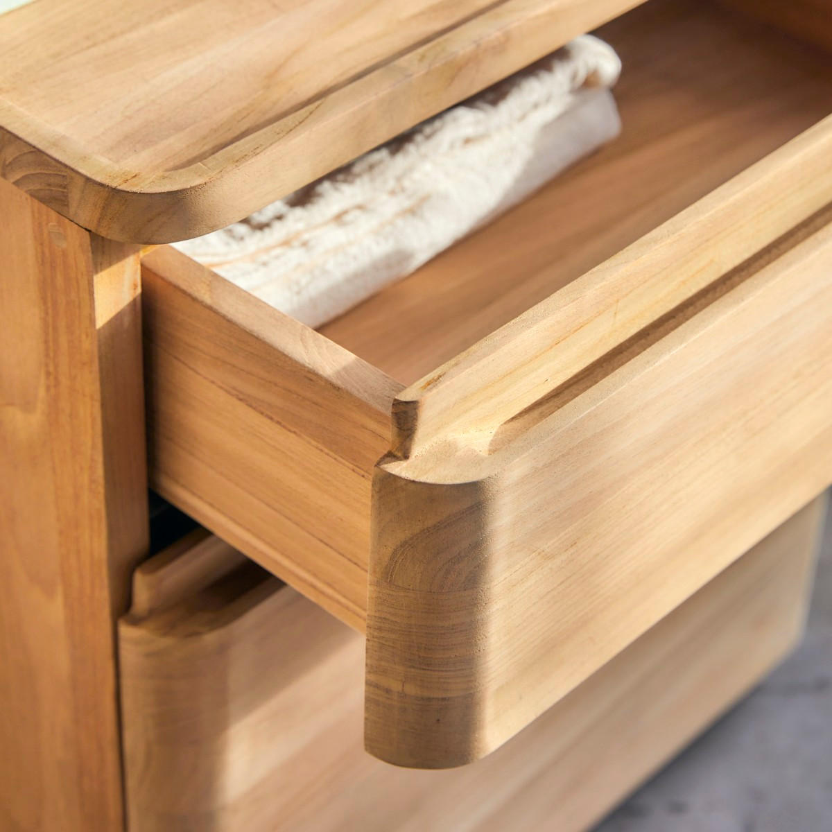 NACHTTISCH Nino Natur aus Teak - Naturfarben, Holz (45/50/45cm) - Tikamoon