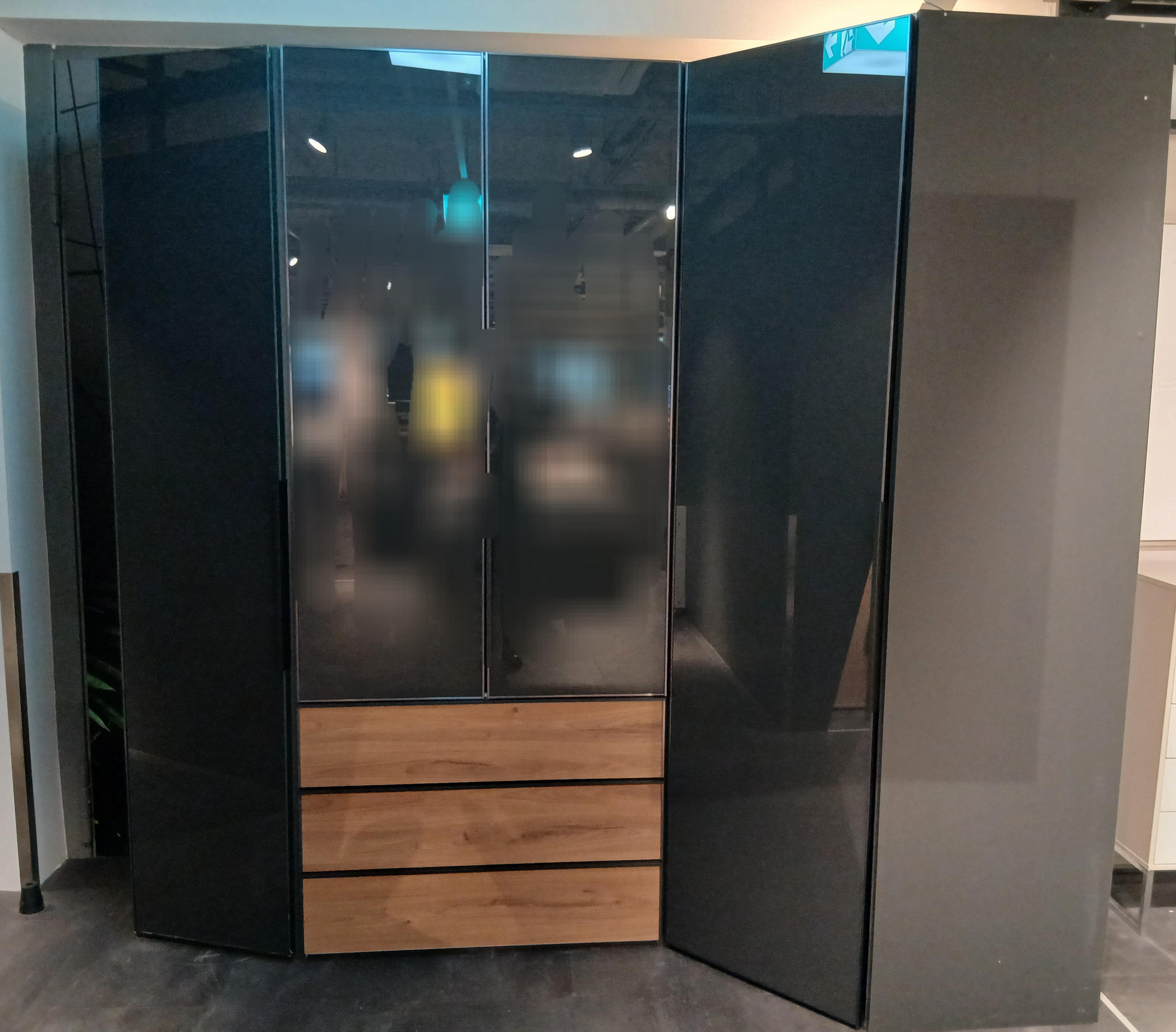 Kleiderschrank mit Eckabschluss - Moderano