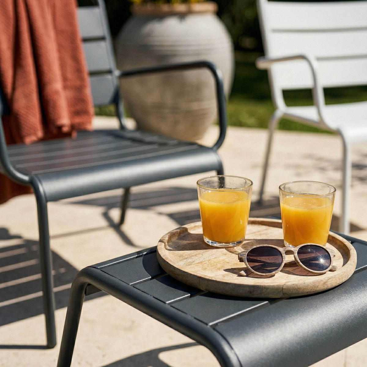 RELAXSESSEL MIT HOCKER 2-tlg., Grau/Weiß - Weiß, Metall (64/72/60cm) - Oviala