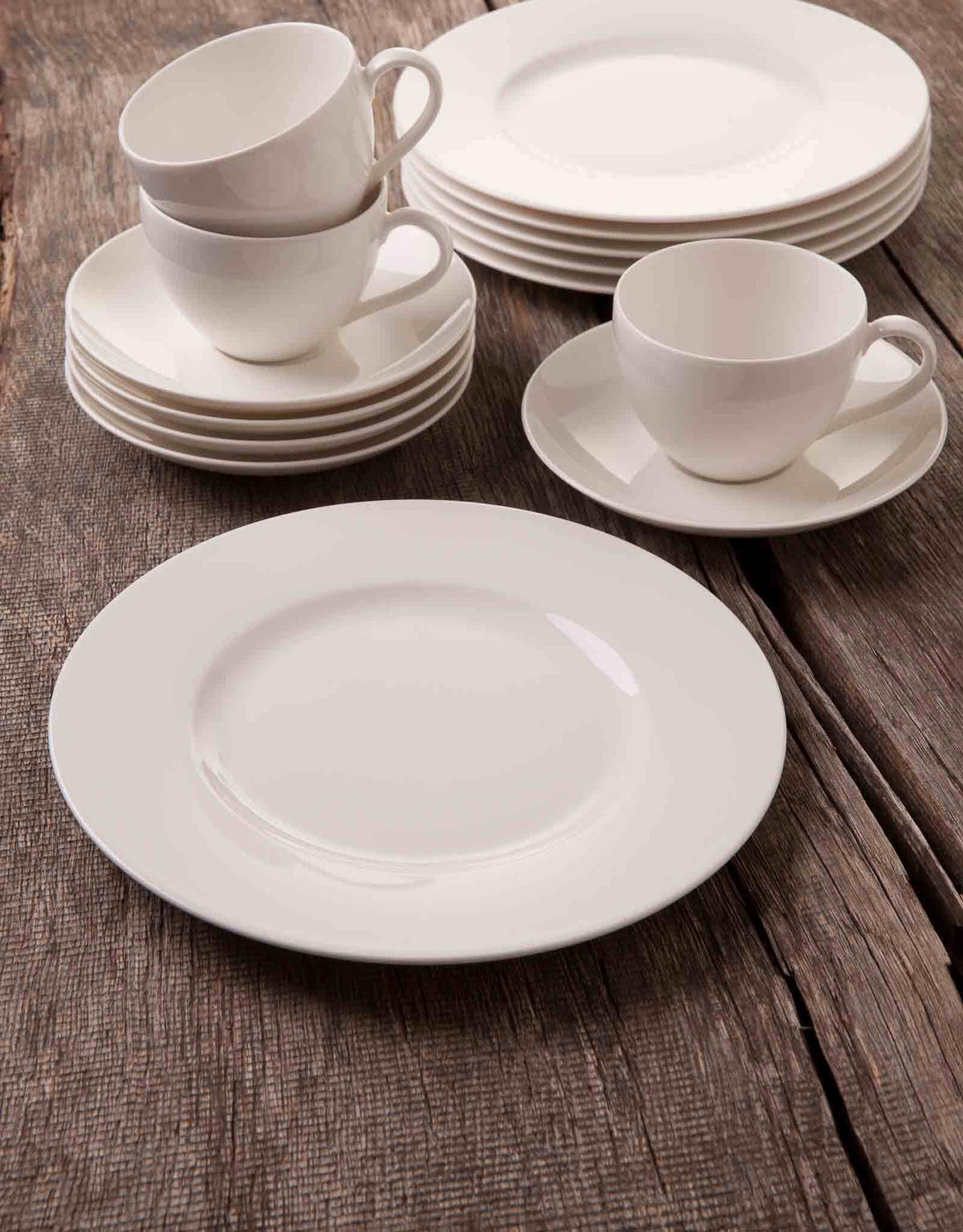 KAFFEE SET Basic White weiß 18er Set - Weiß, Keramik (19.7/32.4/34.8cm) - vivo | Villeroy & Boch Group