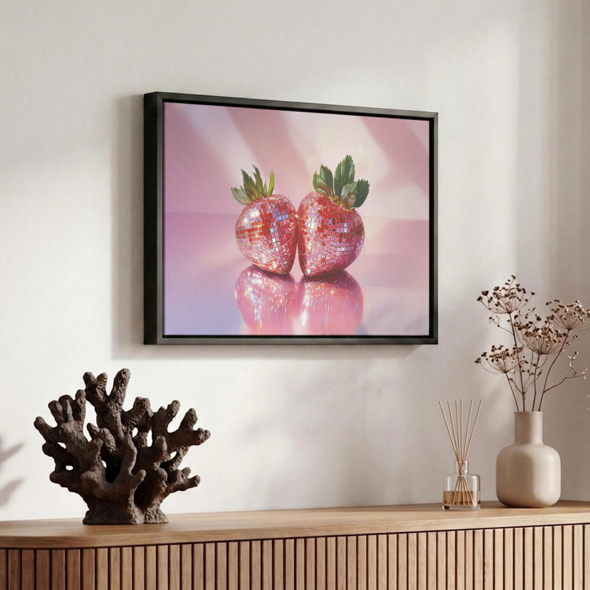 LEINWAND Bilder mit Rahmen - Disco - Obst - Glitzer - Erdbeere - 30x20 - Pink, Textil (30/20cm) - MuchoWow