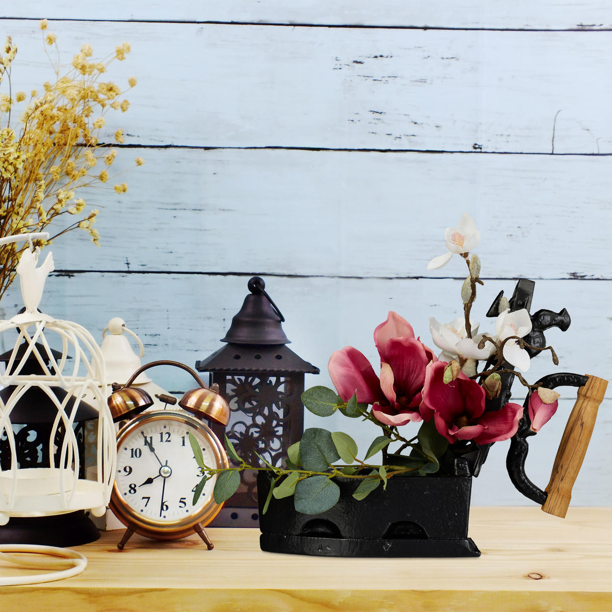 DEKORAČNÉ žehlička - čierna, kov/drevo (18cm) - Relaxdays