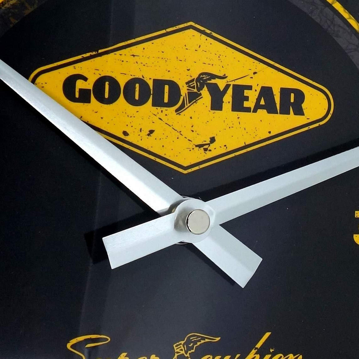 WANDUHR 31 cm Goodyear Goodyear Wheel - Gelb/Schwarz, Metall (31/31/5cm) - Nostalgic-Art