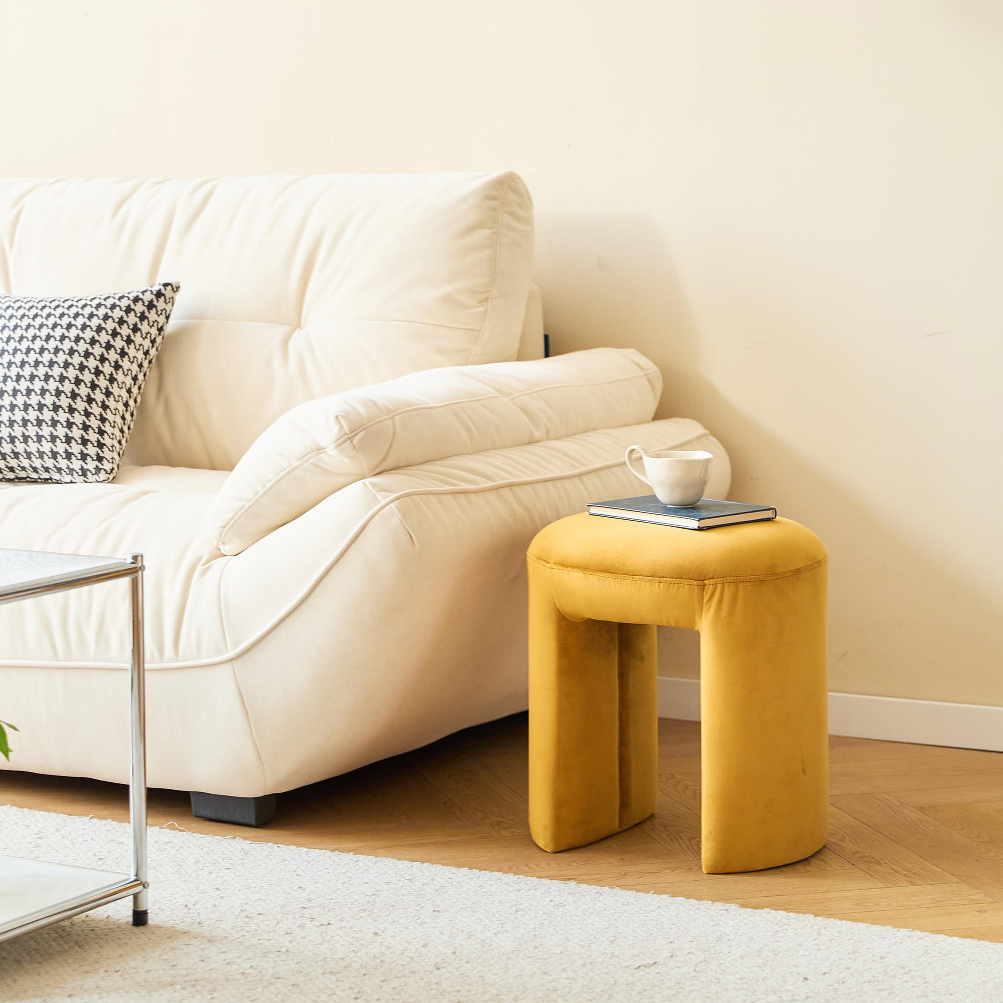 POUF Samt Gelb - Gelb, Textil (40/45/35cm) - Nordlys